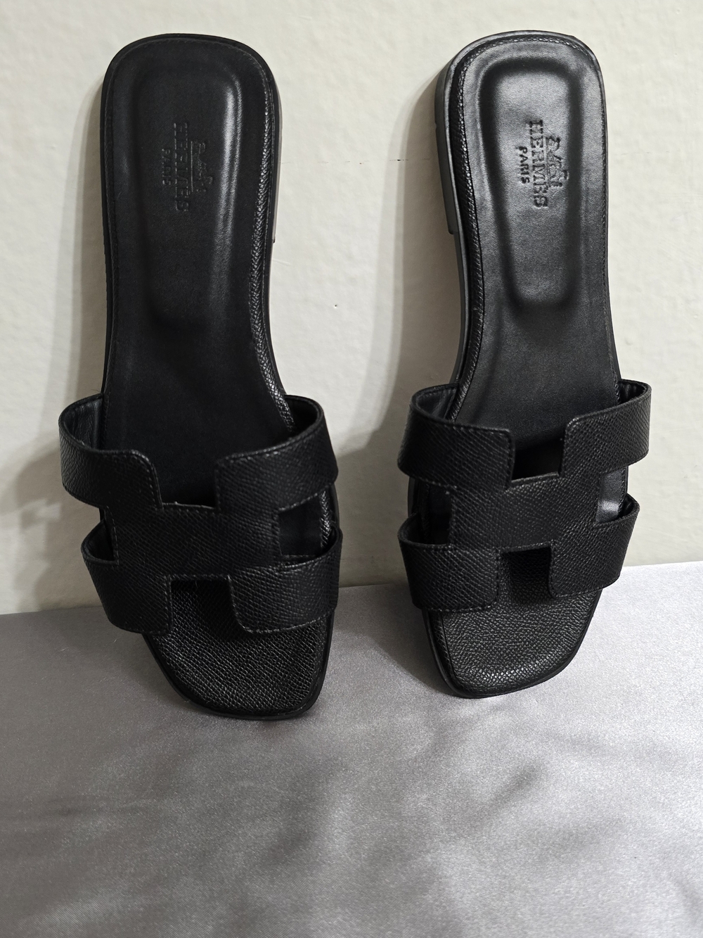 Hermes Black Leather Oran Slide Sandals Size 39 - Picture 9 of 14